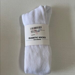 White Diabetic Socks - Non-Binding Comfort